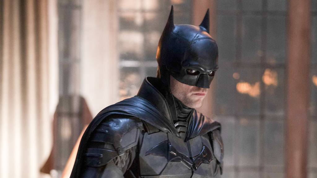2-(pequeno)-MV5BZTNiNmU3YjUtM2QzNS00MDVhLWJlNzAtYWU4NzVjYTRmNGY4XkEyXkFqcGc@._V1_.jpg HERÓI GLOBAL - No papel de Batman: “Agora tenho um monte de fãs homens, o que é novo para mim”