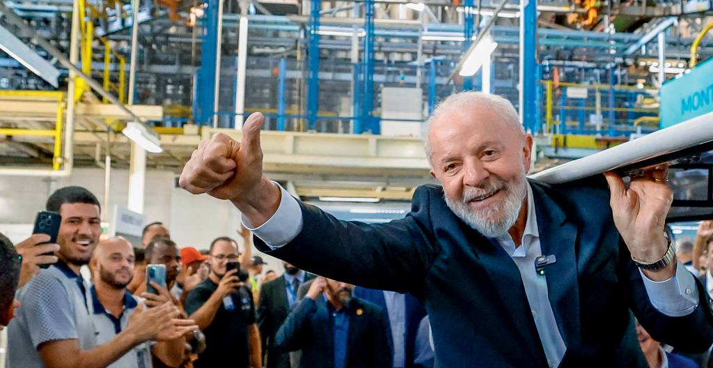 11.03.2025 – Visita à Linha de Montagem da Stellantis Betim SUSPEITA - Lula: para influentes parlamentares, ele estaria atuando ao lado do STF para fragilizar o Congresso