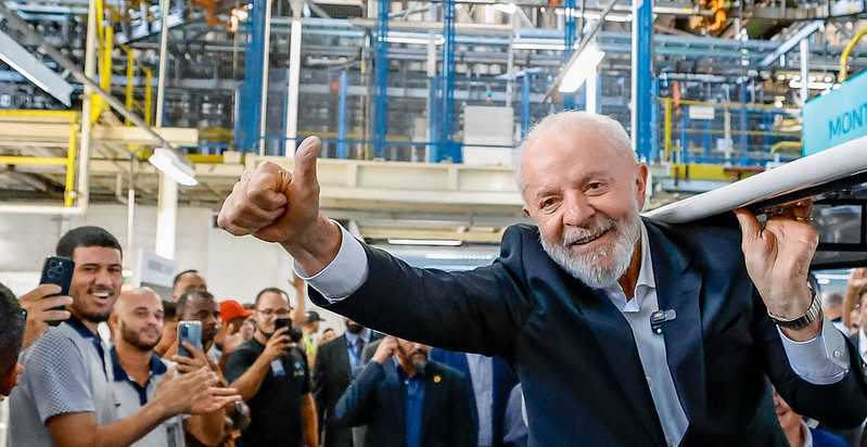 Presidente da República, Luiz Inácio Lula da Silva, durante visita à Linha de Montagem da Stellantis Betim. Polo Automotivo Stellantis, Betim - MG