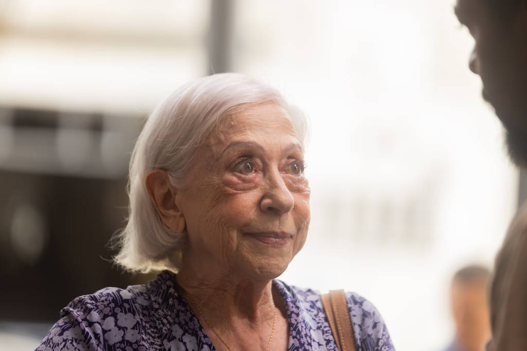 Por que Fernanda Montenegro interpreta mulher negra no filme ‘Vitória’?