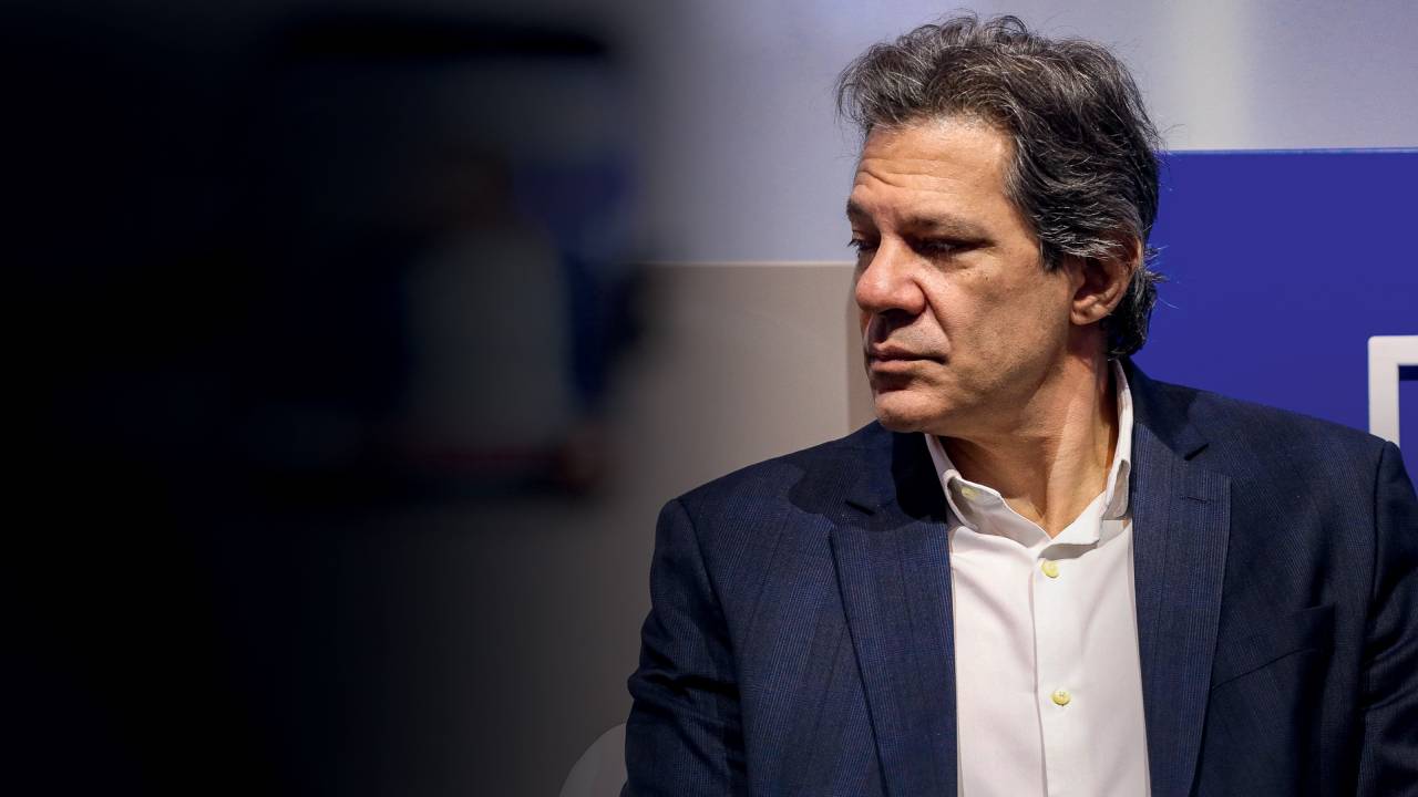 SOLIDÃO - Haddad: ele enfrenta o fogo amigo dos petistas, enquanto defende quase sozinho o ajuste fiscal