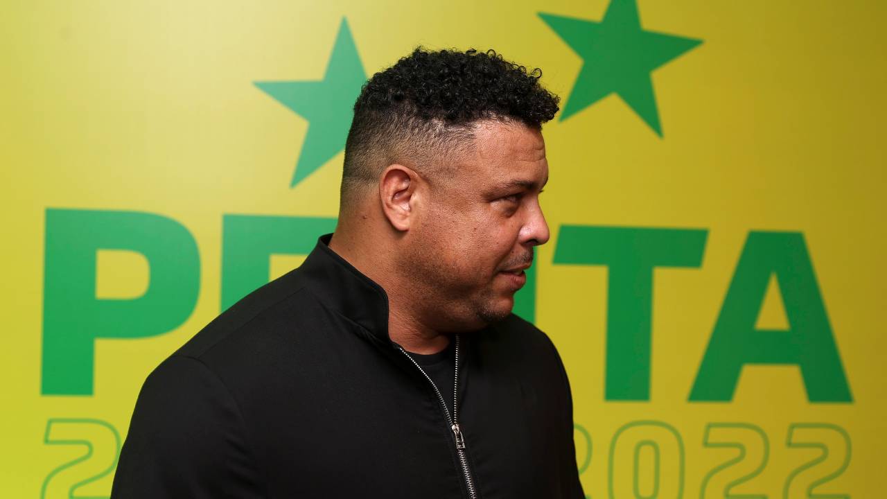 Ronaldo Fenômeno em homenagem ao pentacampeonato da seleção brasileira de futebol masculino