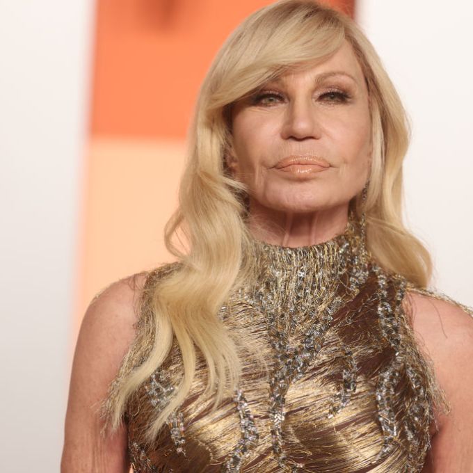 Prada compra Versace por US$ 1,4 bilhão