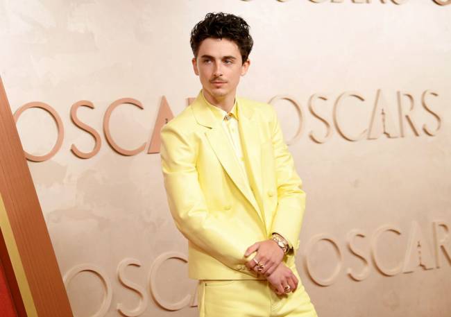 Timothée Chalamet: dos mais estilosos, astro apostou em terno amarelo da Givenchy
