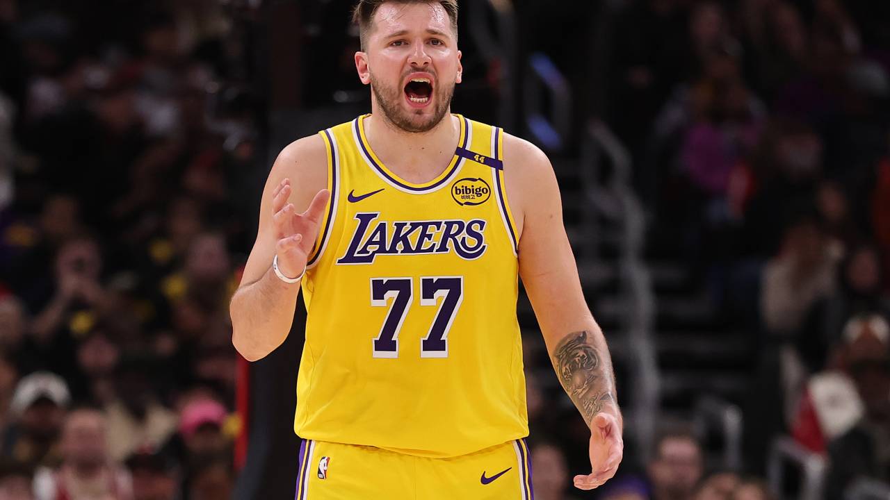 Luka Doncic durante jogo do Los Angeles Lakers contra o Chicago Bulls