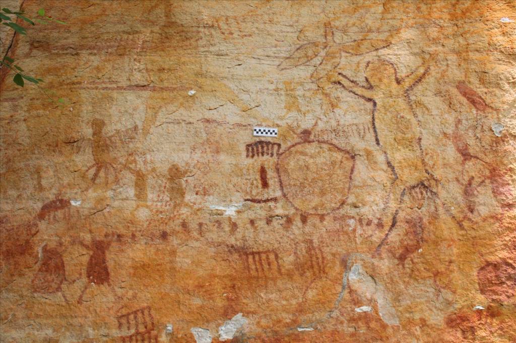 Pinturas rupestres de 2 mil anos são achadas em paredões no Tocantins; veja imagens