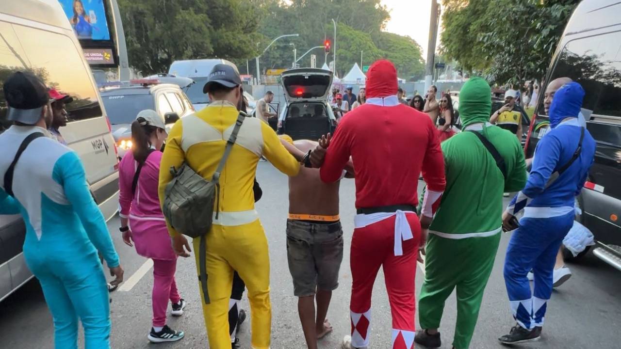FANTASIA: Este é o segundo ano que agentes infiltrados atuam na folia em São Paulo