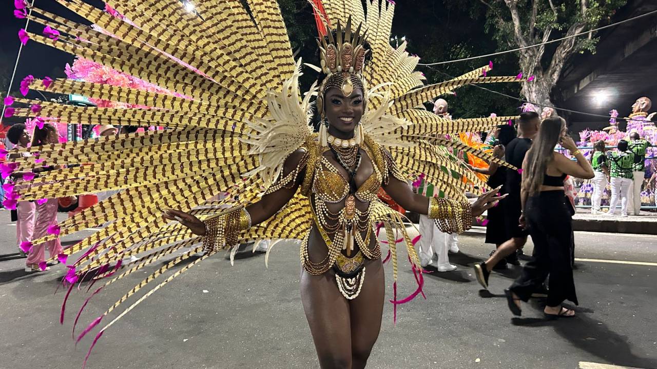 Bruna Menezes desfila na Marquês da Sapucaí, no Rio de Janeiro. 02/03/2025