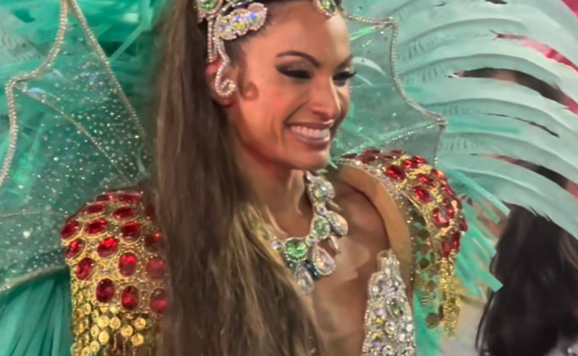 Patrícia Poeta desfila pela escola Grande Rio na Sapucaí. 04/03/2025