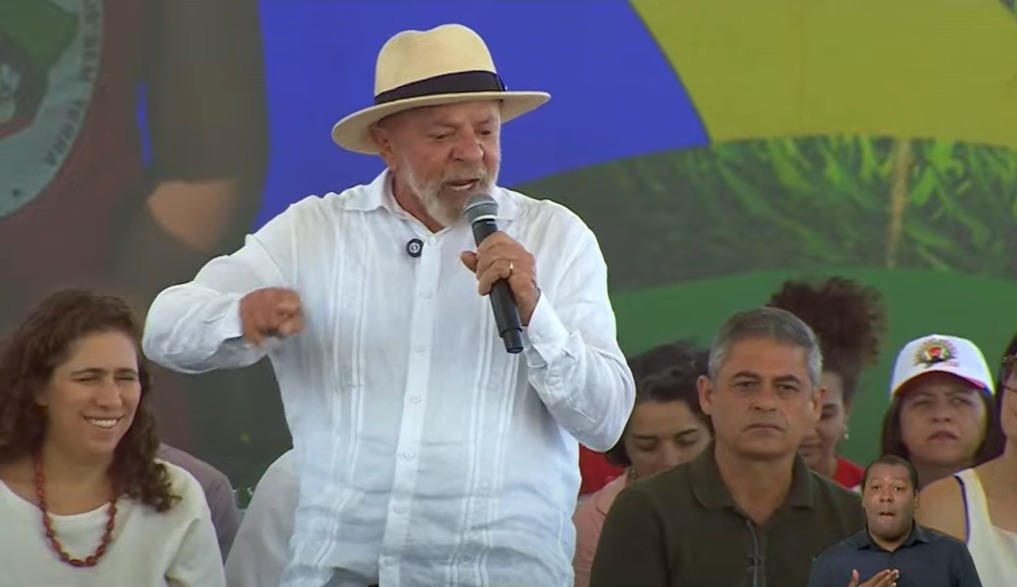 A resposta dura de Lula após Trump anunciar tarifas contra o Brasil
