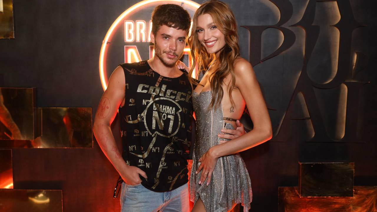 Sasha Meneghel e marido, João Lucas, em camarote na Marquês de Sapucaí, no Rio de Janeiro. 08/03/2025