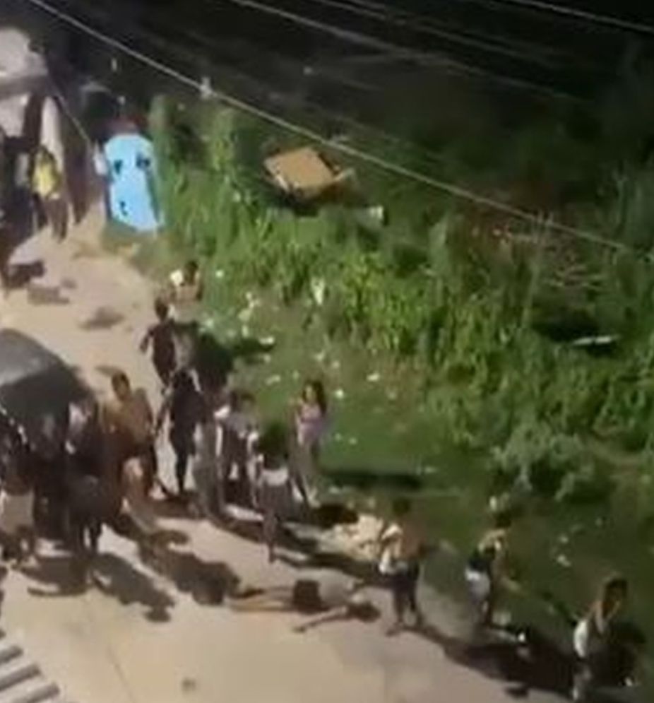 Tiroteio em baile funk deixa adolescentes feridos na Cidade de Deus