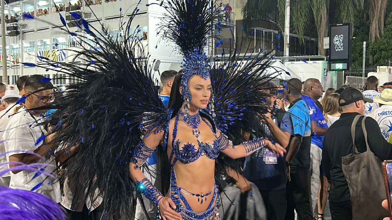 Modelo russa Irina Shayk estreia na Sapucaí. 03/03/2025