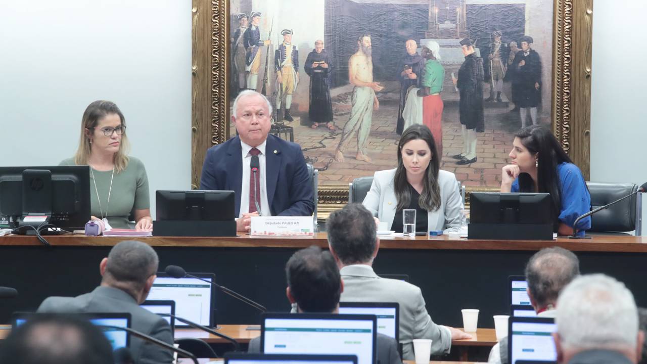 Paulo Azi, do União Brasil, foi eleito presidente da CCJ