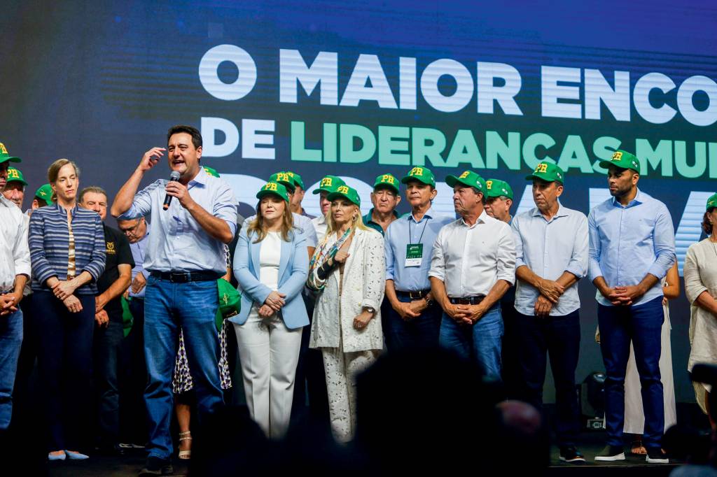 -mesma imagem ref- RATINHO JUNIOR 2025 2 d.jpg NA MESA - Ratinho Jr.: governador é opção para candidatura presidencial