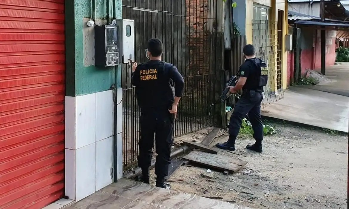 Polícia Federal em atuação na fronteira entre Brasil e Guiana Francesa