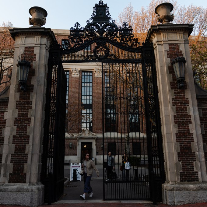 Universidade Harvard limita número de alunos que podem receber nota 10; entenda