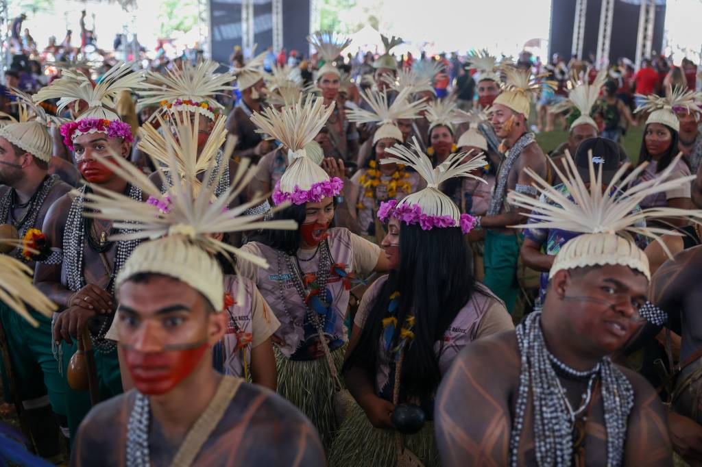 Alcolumbre cria grupo no Senado para regular mineração em terras indígenas