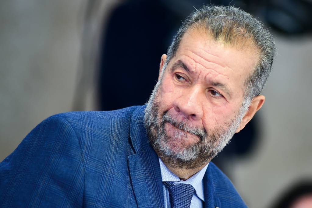 2359230_fotoarena.jpg DÚVIDA - Lupi: cacique do PDT, ministro pode não se alinhar à oposição a Lula