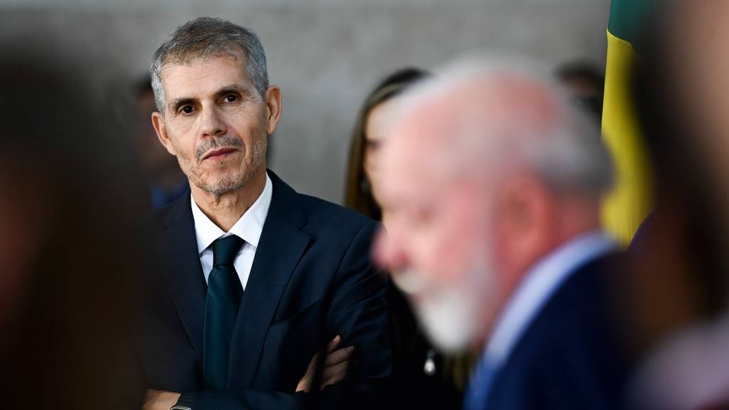 Políticos invadem as redes para mirar os jovens — mas nem sempre a tática funciona