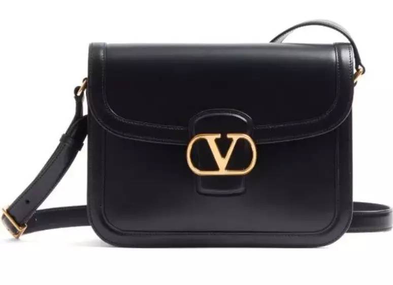 352598955-whatsapp-image-2025-02-25-at-145836-e1740506924940 Bolsa Valentino de Odete Roitman: no Brasil pela Farfetch