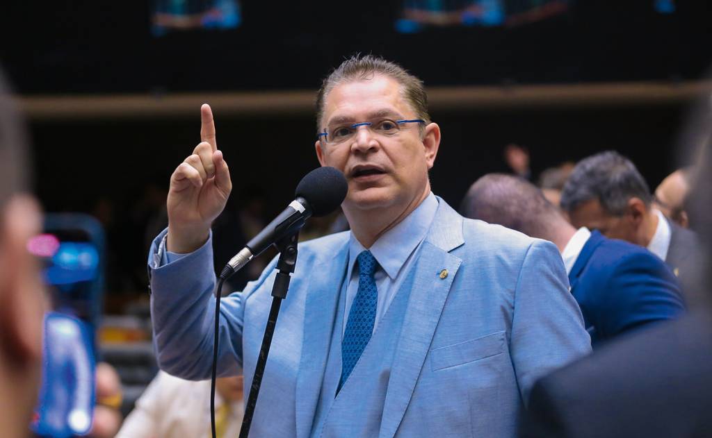 A bronca de Sóstenes em bolsonaristas durante reunião sobre dosimetria