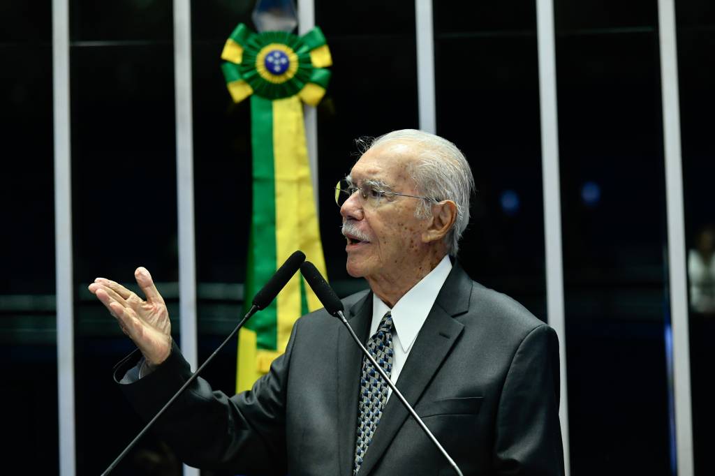 A nova empreitada literária do ex-presidente José Sarney
