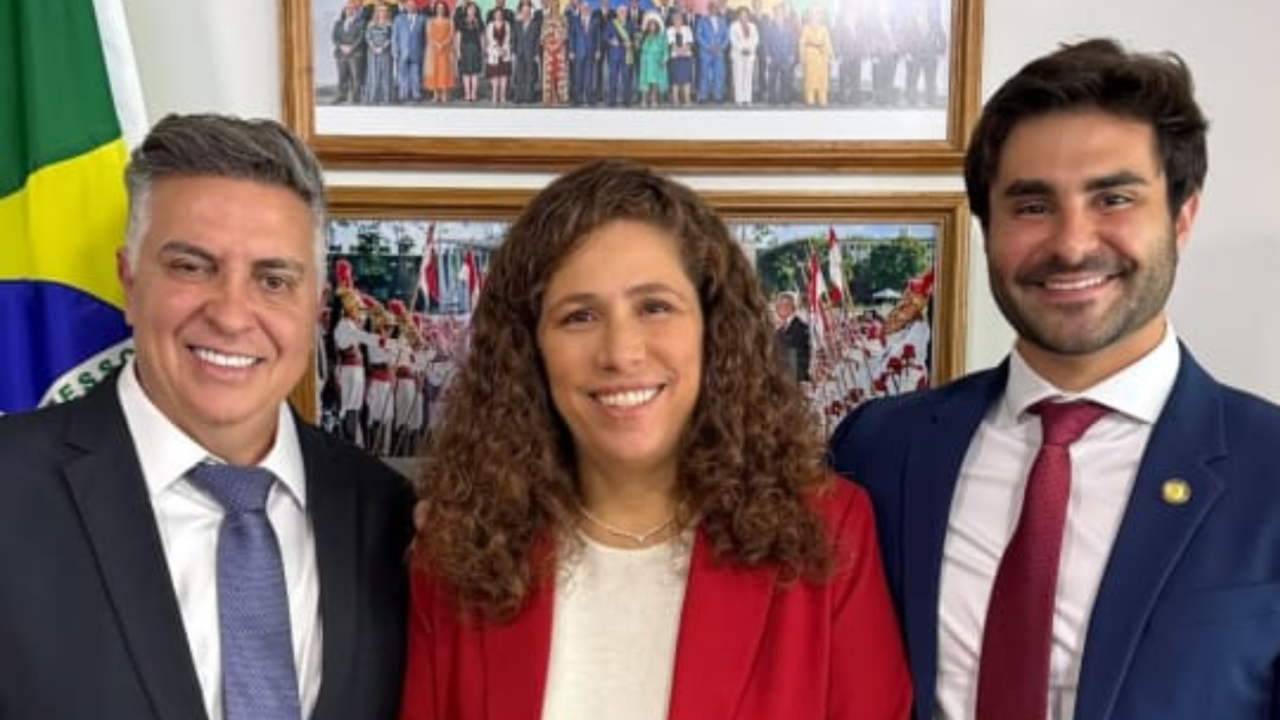 Prefeito Álvaro Damião, ministra Ester Dweck e vereador de BH Pedro Rousseff