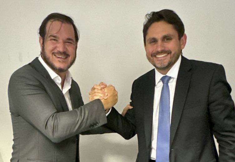 O presidente do União Brasil, Antonio Rueda, e o ministro das Comunicações, Juscelino Filho