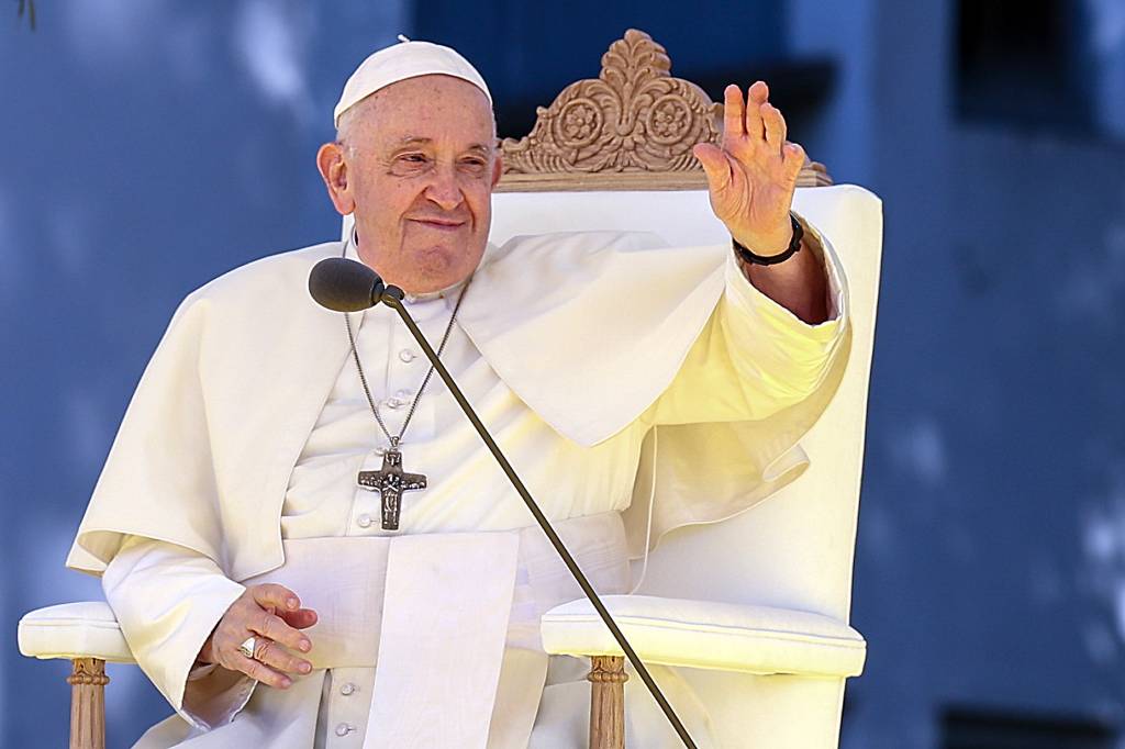 A onda de desinformação nas redes sociais após morte do papa Francisco
