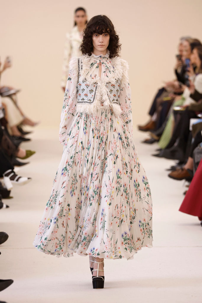 Giambattista Valli : Runway – Paris Fashion Week – Womenswear Fall/Winter 2024-2025 Giambattista Valli