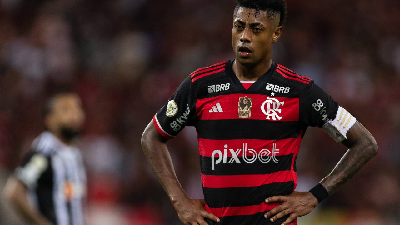 RIO DE JANEIRO, BRAZIL - NOVEMBER 13: Bruno Henrique of Flamengo looks on during the match between Flamengo and Atletico Mineiro as part of Brasileirao 2024 at Maracana Stadium on November 13, 2024 in Rio de Janeiro, Brazil.