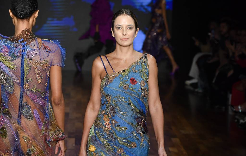 Com Ticiane Pinheiro e Gianechinni, Lino Villaventura traz alta-costura primorosa no SPFW