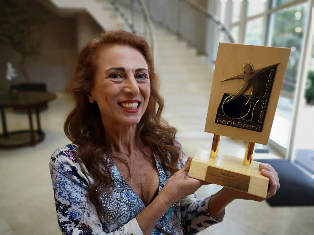 As aventuras de Dina Barile, primeira brasileira a ir à estratosfera