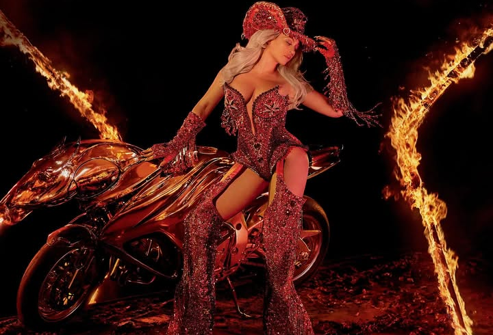 O bombástico figurino country glamour de Beyoncé em sua nova turnê ‘Cowboy Carter’