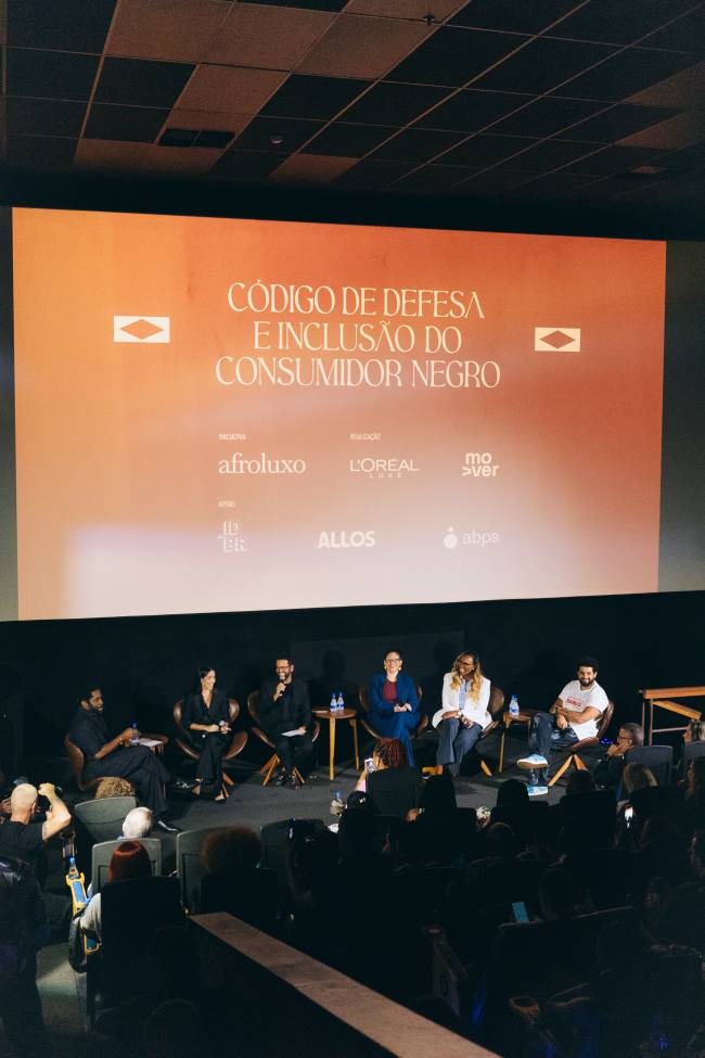 TALK ABERTO VERT Debate sobre as normas de enfrentamento ao racismo nas relações de consumo