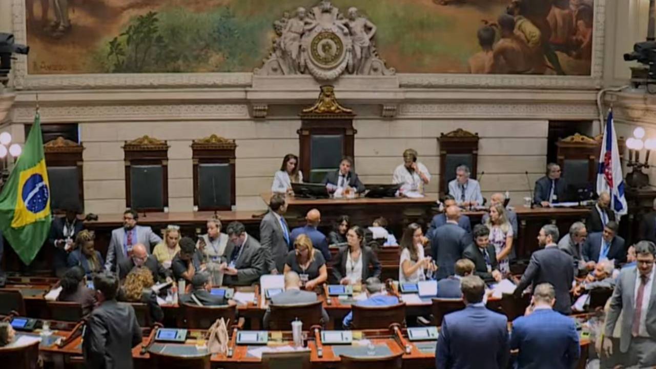 Plenário da Câmara do Rio vota, em 1ª discussão, a proposta de emenda à Lei Orgânica (PELOM 23/2018)