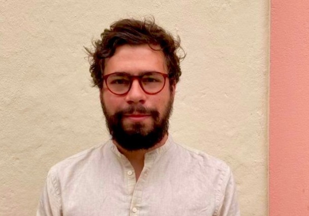 O efeito dos cultos evangélicos em universidades públicas