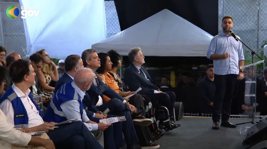 O prefeito de Campos dos Goytacazes, Wladimir Garotinho (PP), em discurso na tarde desta segunda-feira