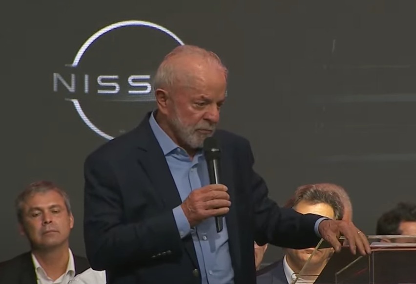 O presidente Lula, nesta terça, em evento com trabalhadores da Nissan, em Resende (RJ)
