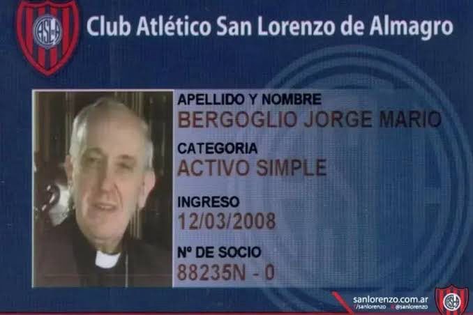 Carteirinha de socio torcedor do Papa Francisco.