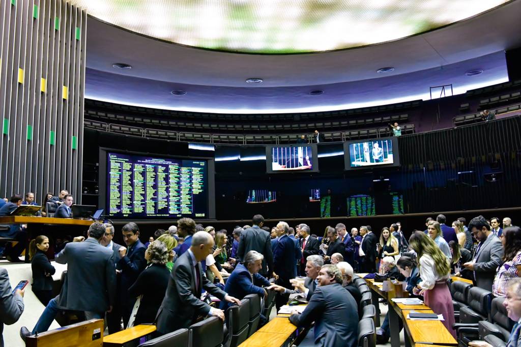 apoio-1—PLENARIO—SENADO—SESSAO-CONJUNTA-28-maio-2024-zi.jpg CAIXA-PRETA - Plenário da Câmara, em Brasília: pouco transparentes, emendas parlamentares já ocupam parte expressiva do Orçamento federal
