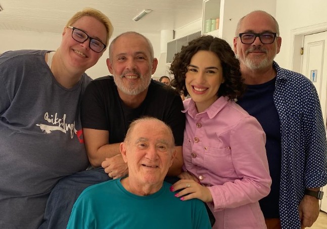 Lívian Aragão defende família sobre boatos de irmã ‘escondida’