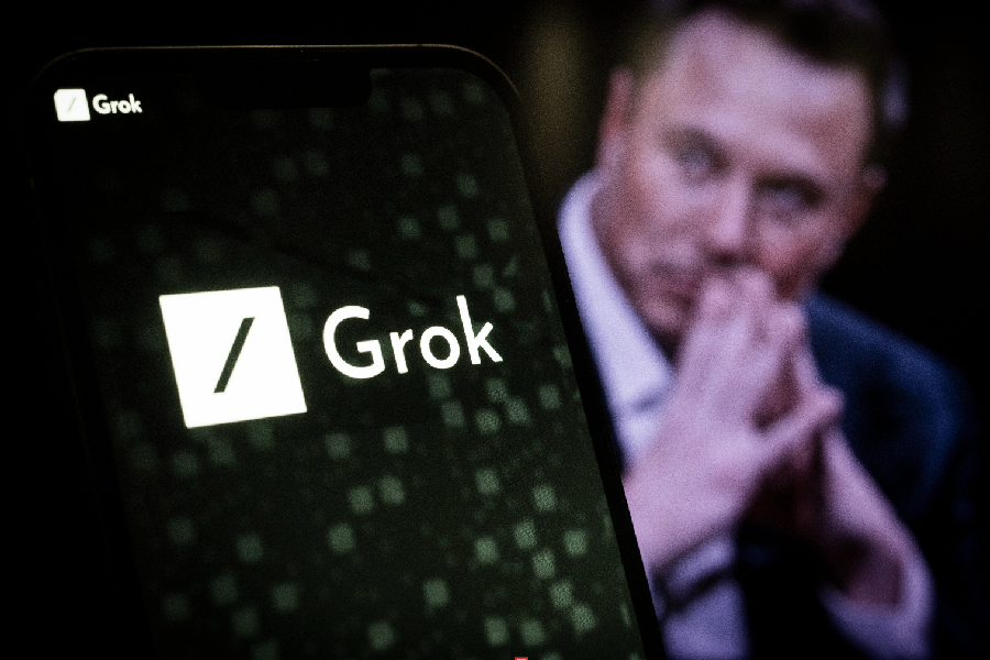Grok, inteligência artificial desenvolvida pela xAI, permite que usuários conversem com o robô através de tuítes