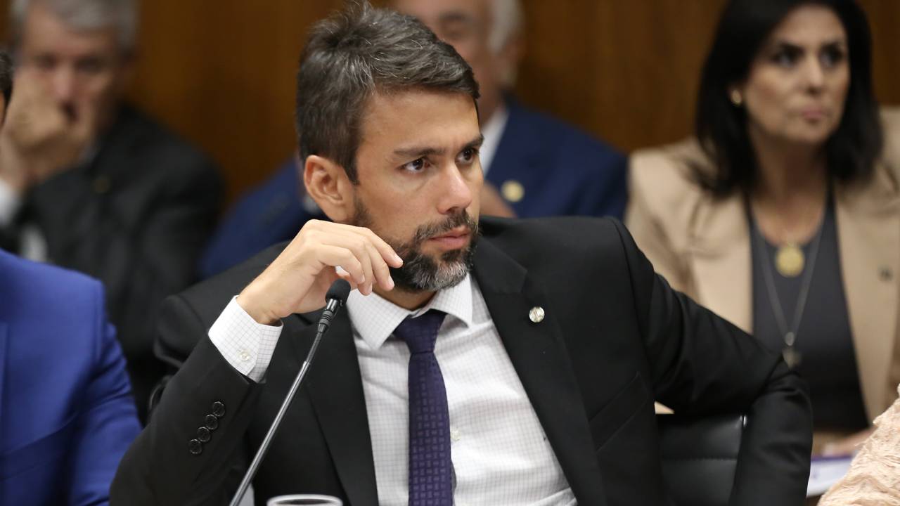 O líder do União Brasil na Câmara, Pedro Lucas Fernandes, é cotado para assumir o Ministério das Comunicações