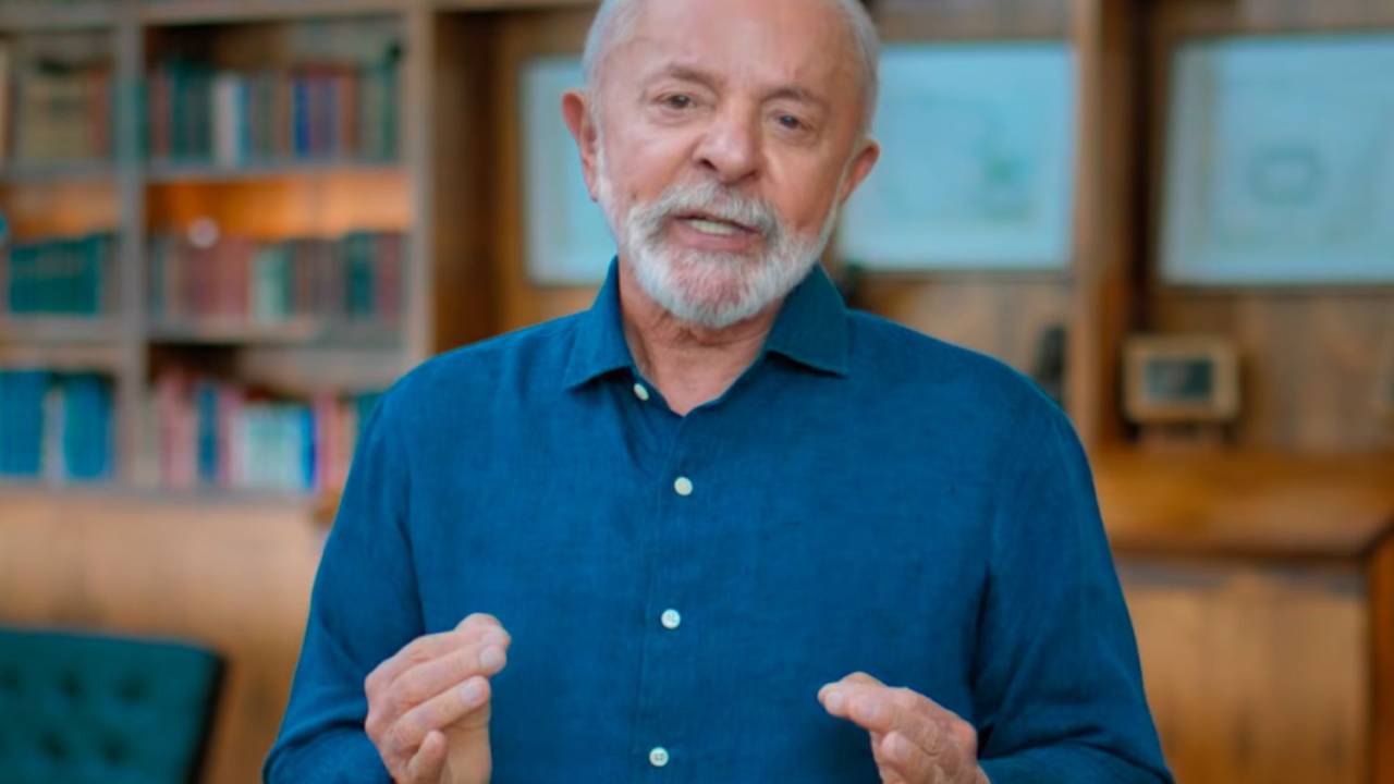 Lula faz pronunciamento na TV na véspera do Dia do Trabalhador