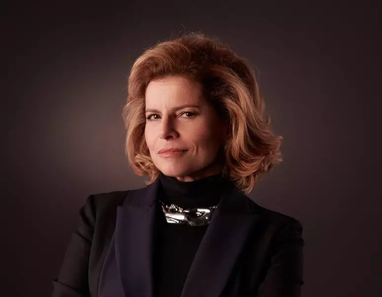 Deborah Bloch como Odete Roitman: quiet luxury e inspirações em Costanza Pascolato, Carolina Herrera e Miranda, de "O Diabo Veste Prada"