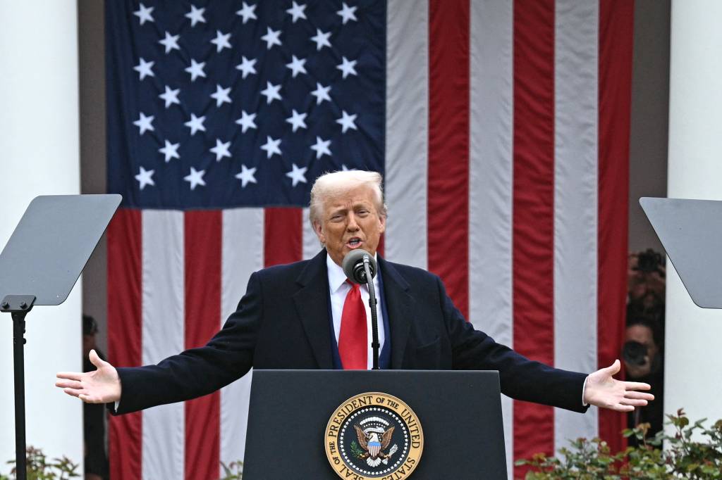 Trump provoca Powell e diz que esta é ‘hora perfeita para ficar mais rico’