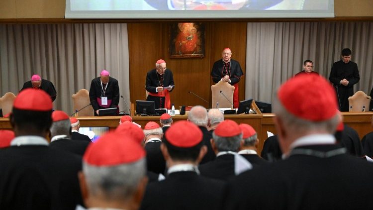 Cardeais se reúnem para refletir sobre a Igreja e qualidades desejadas para o próximo papa