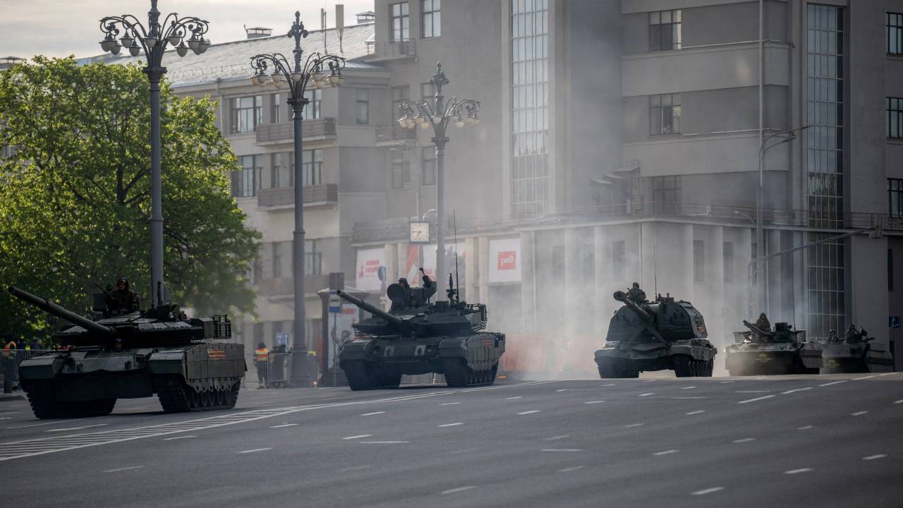 Tanques russos em Moscou para celebração 80º aniversário da vitória da União Soviética e seus aliados sobre a Alemanha nazista na II Guerra Mundial (1939-1945).